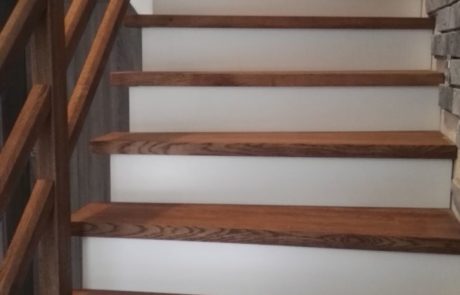 Schody dębowe na schody betonowe
