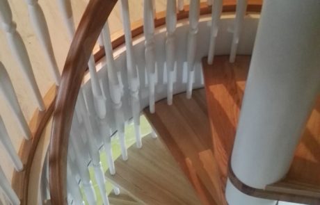 Dębowe schody spiralne